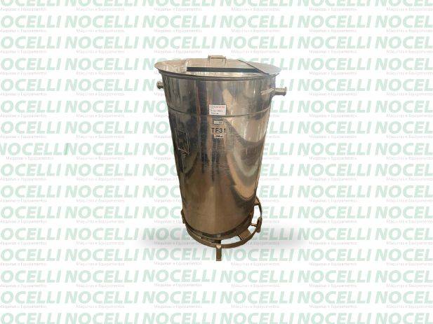 Tanque 300L em Nocelli