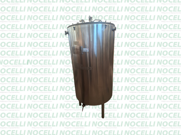 Tanque 300L para armazenamento em Nocelli
